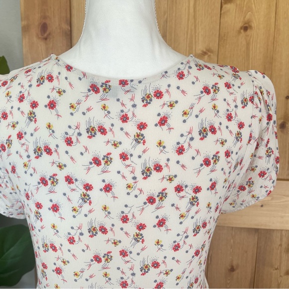 Kirious Ditsy Floral Cream V-neck Tiered Shift Knee Length Dress w Synch Chest - Picture 7 of 15